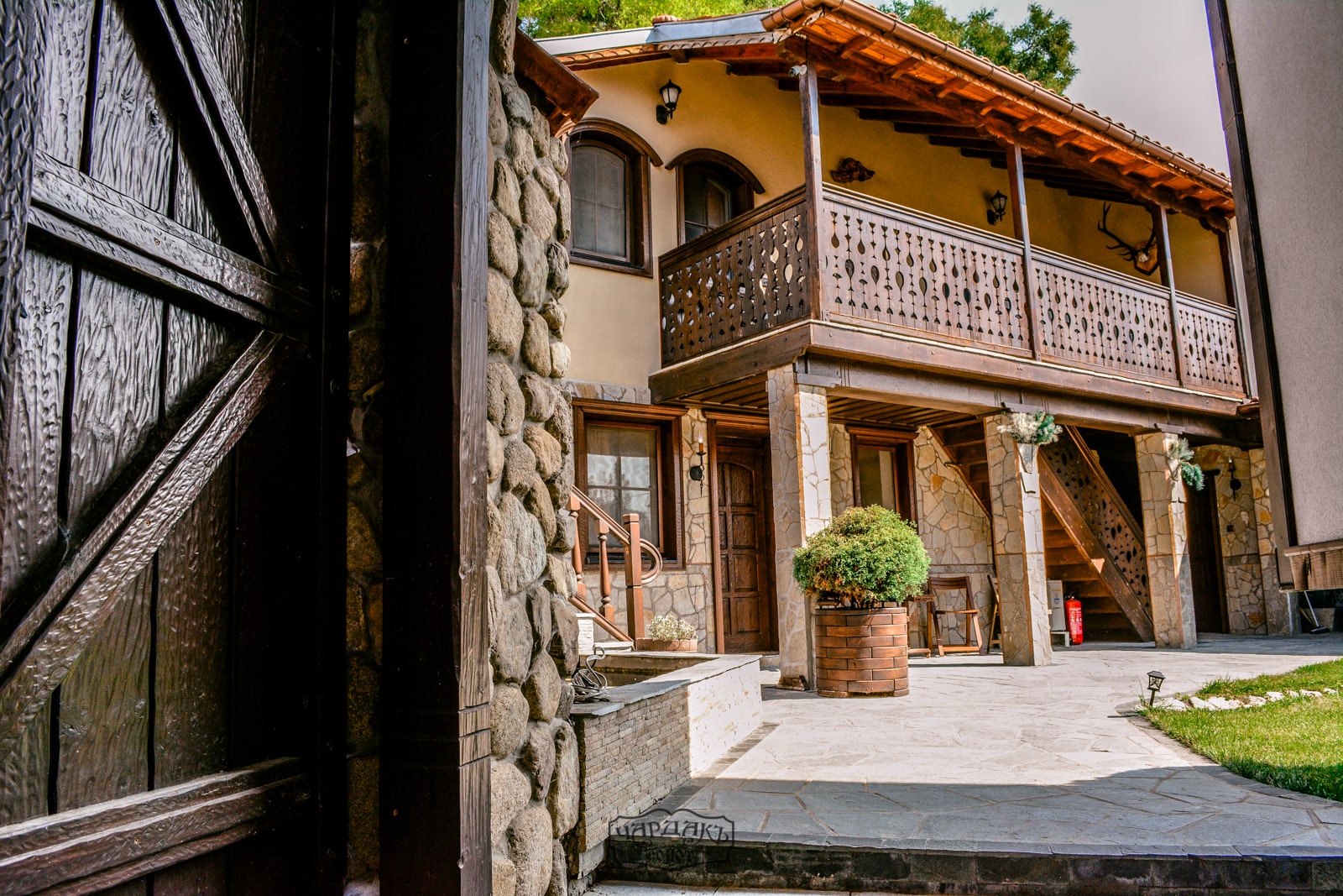 Чардакъ къюа за гости Чардакъ